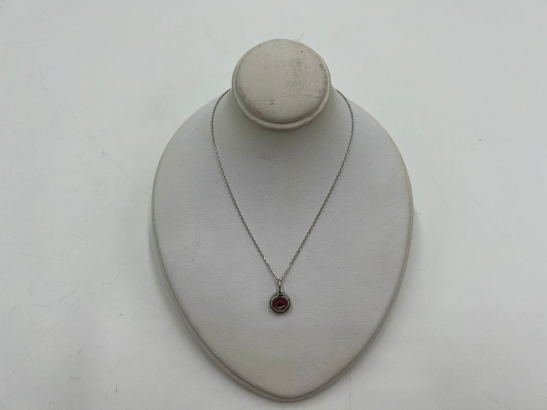 t852 Unique Ladies White Gold & Garnet Link Chain Necklace