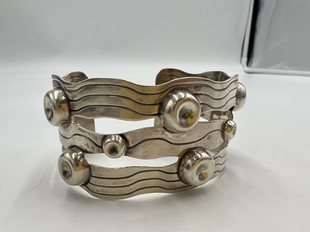 t859 Beautiful Sterling Silver Cuff Bracelet