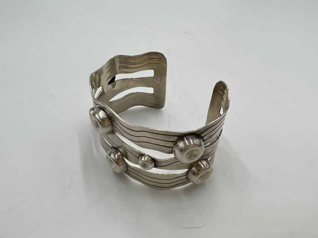 t859 Beautiful Sterling Silver Cuff Bracelet