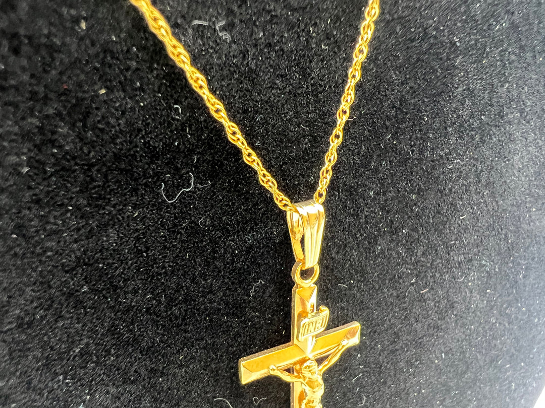 t867 Stunning Gold Filled Religious Necklace