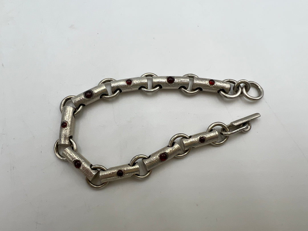 t868 Beautiful Steling Silver Red Stone Link Bracelet