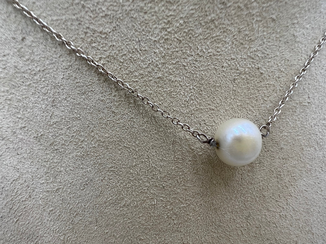 t892 Beautiful Sterling Silver and Pearl Necklace