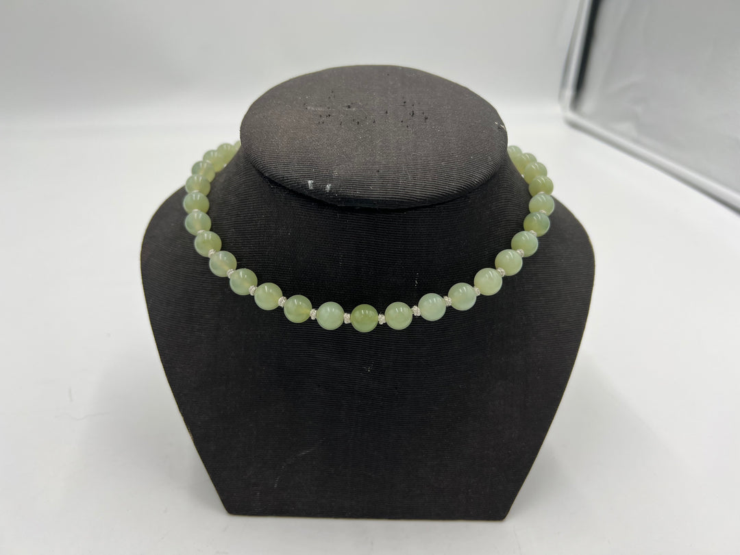 t919 Beautiful 24in Serpentine Beaded Necklace