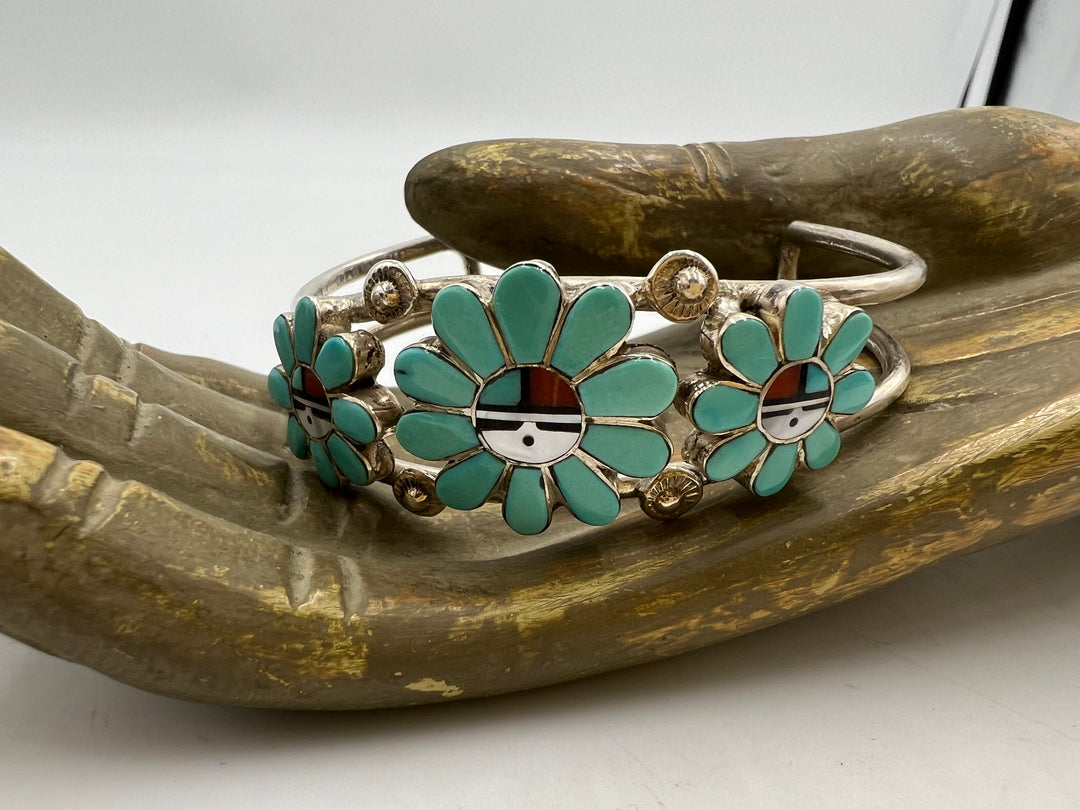 t933 Intricate Zuni Sun God Inlay Turquoise Sunflower Bracelet