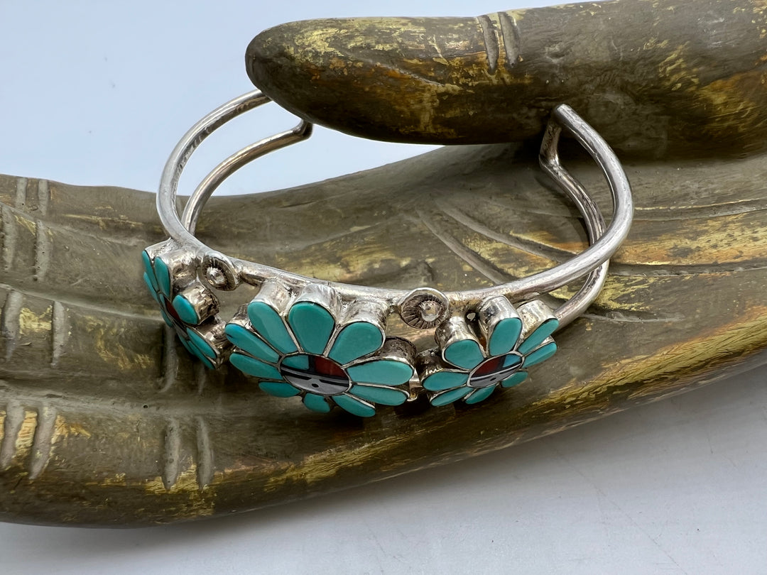 t933 Intricate Zuni Sun God Inlay Turquoise Sunflower Bracelet