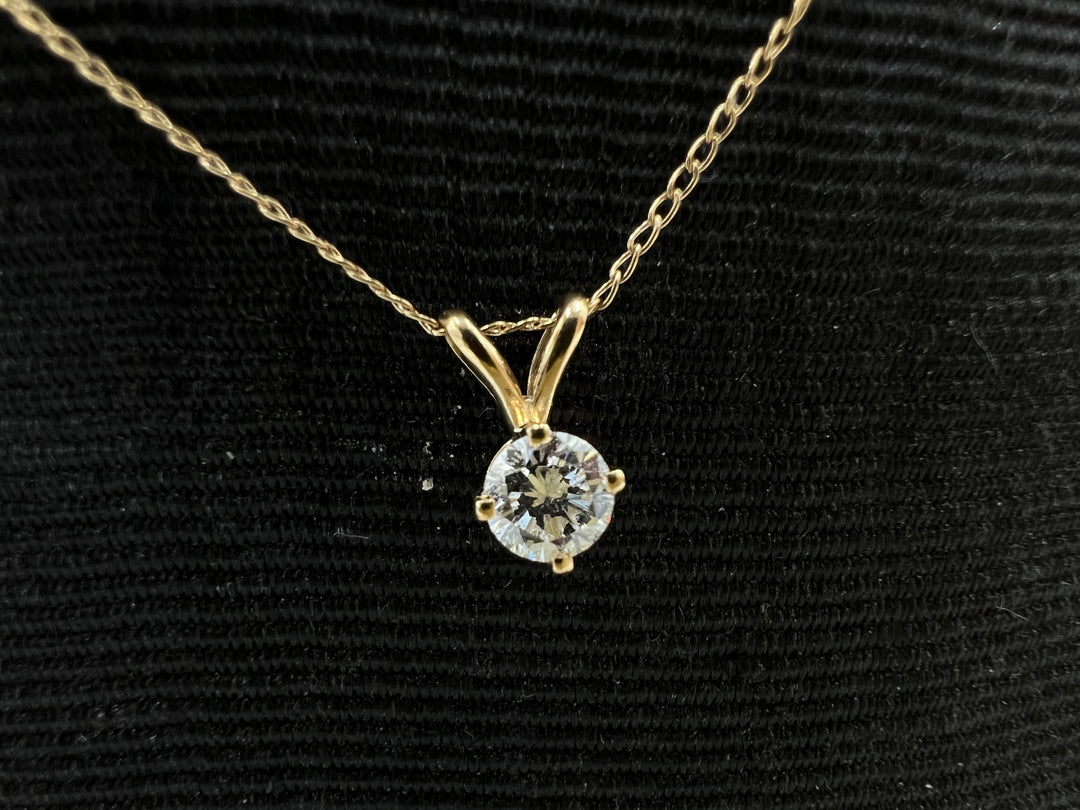 t938 Beautiful 14kt Yellow Gold & Diamond Link Chain Necklace