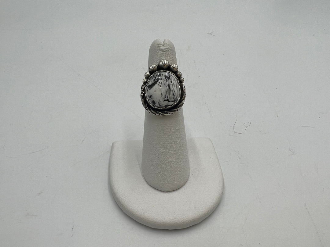 t944 Beautiful Sterling Silver Navajo White Buffalo Ring