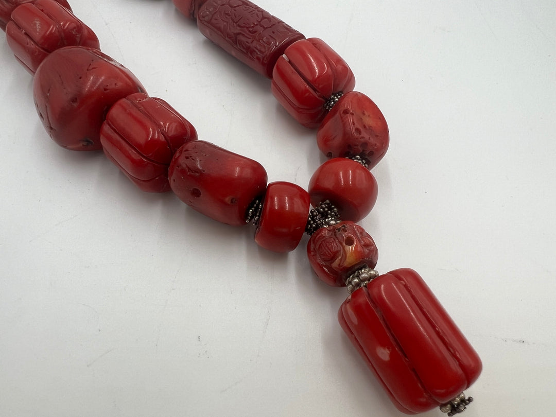 t956 Stunning Chunky Red Coral Bead Necklace