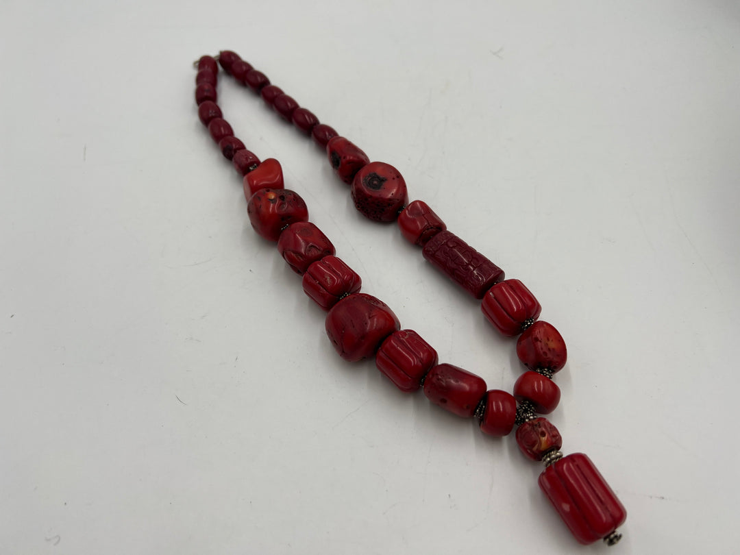 t956 Stunning Chunky Red Coral Bead Necklace