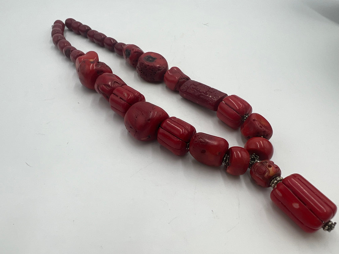 t956 Stunning Chunky Red Coral Bead Necklace