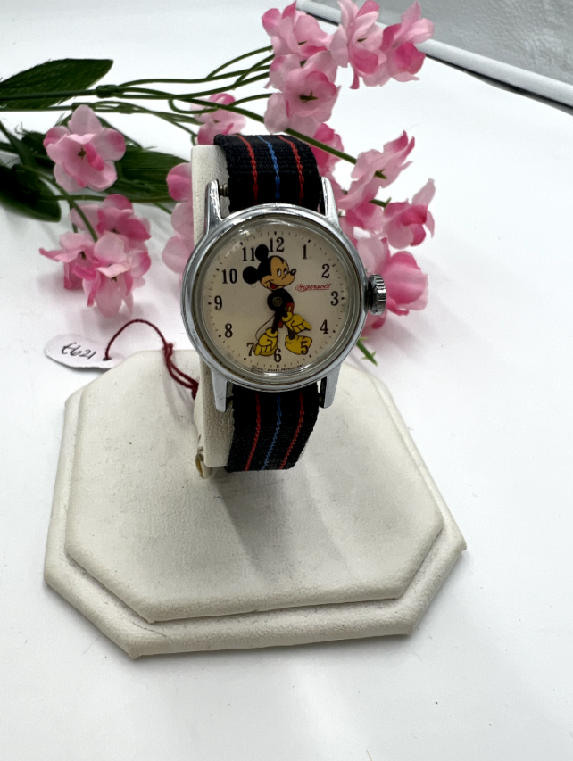 t626 Vintage Disney Themed Mechanical Wrist Watches