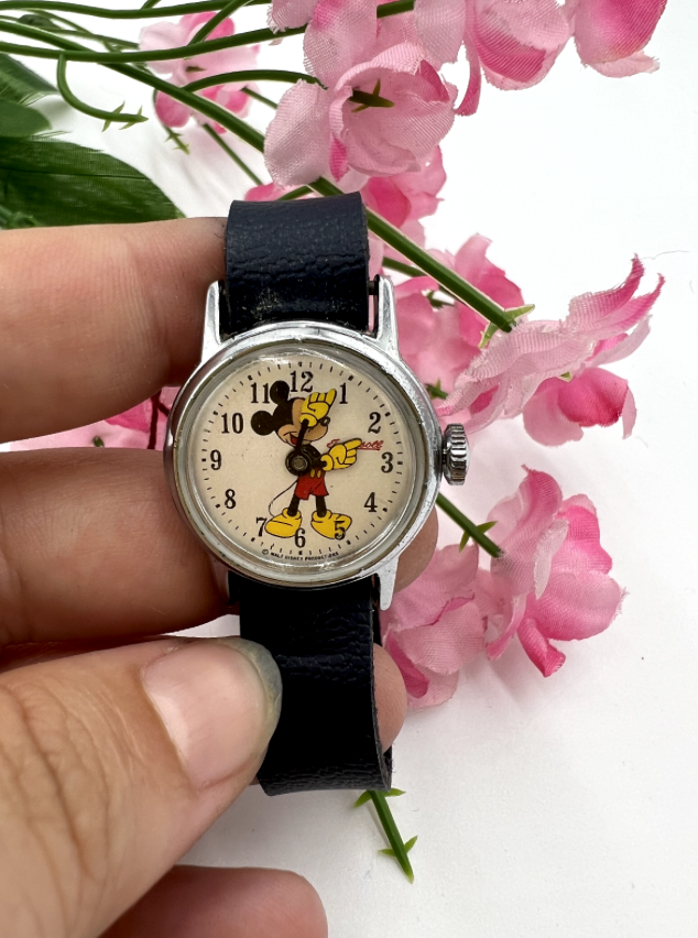 t626 Vintage Disney Themed Mechanical Wrist Watches