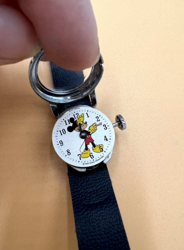 t626 Vintage Disney Themed Mechanical Wrist Watches