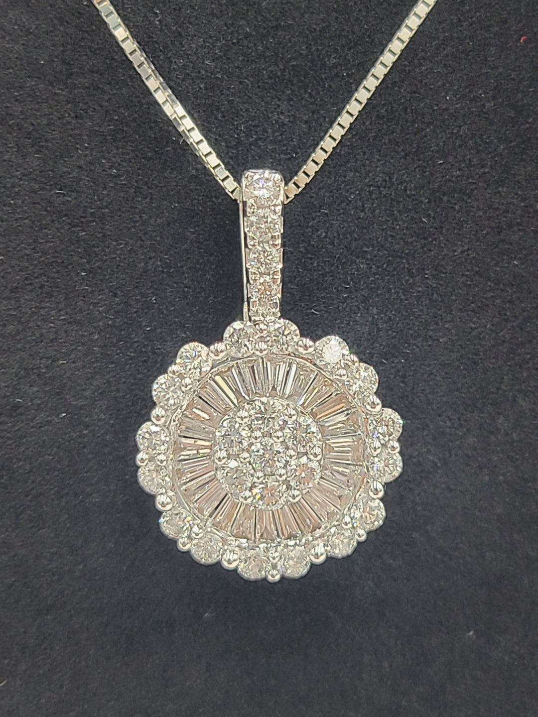 k764 Stunning Ladies 1.25cts Diamond Pendant & 16" Box Necklace