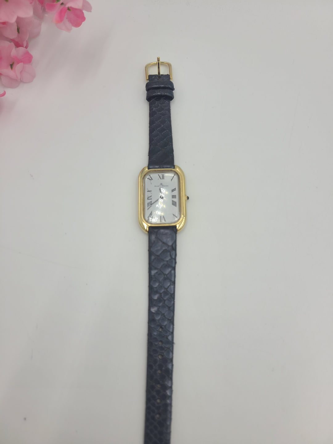 k696 Lovely Ladies 14kt Yellow Gold Baume & Mercier Mechanical Wristwatch