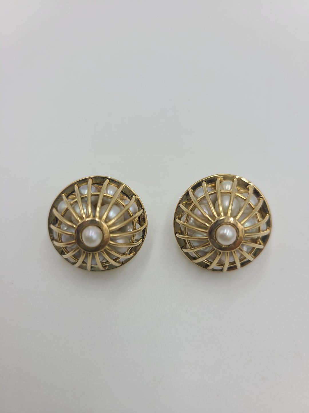 k684 Vintage Ladies 14kt Yellow Gold Caged Pearl Stud Earrings