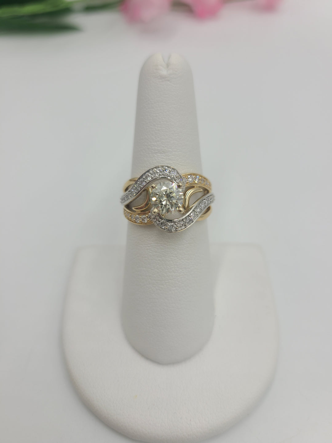 k780 Stunning 14kt Two Tone Diamond Engagement Ring