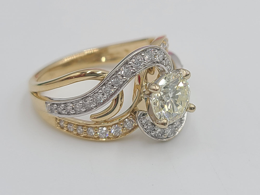 k780 Stunning 14kt Two Tone Diamond Engagement Ring