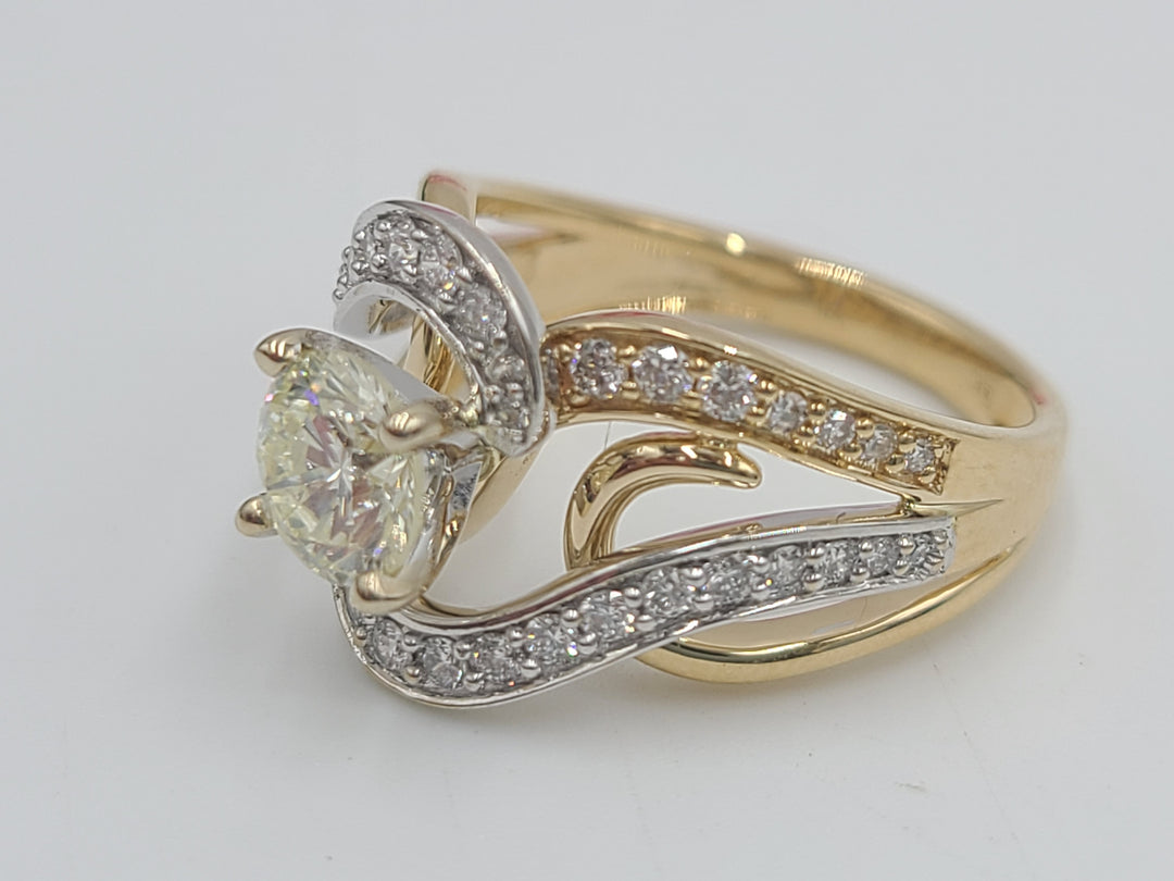 k780 Stunning 14kt Two Tone Diamond Engagement Ring