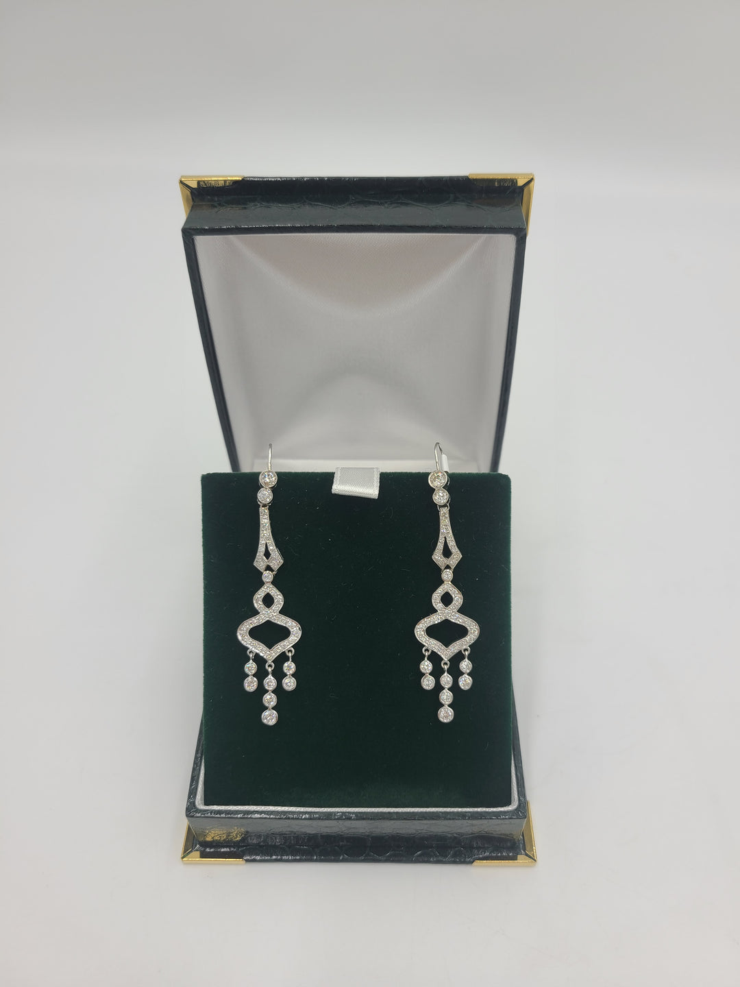 k793 Stunning 14kt White Gold Diamond Chandelier Earrings