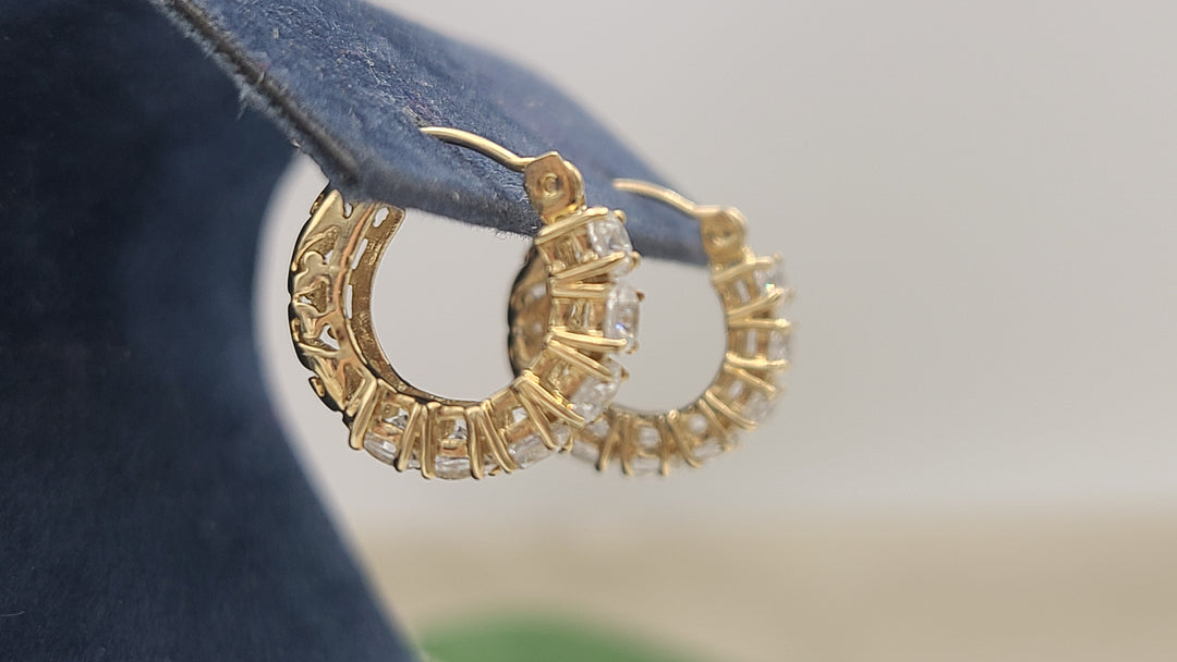 k928 Dainty 14kt Yellow Gold Cubic Zirconia Hoop Earrings