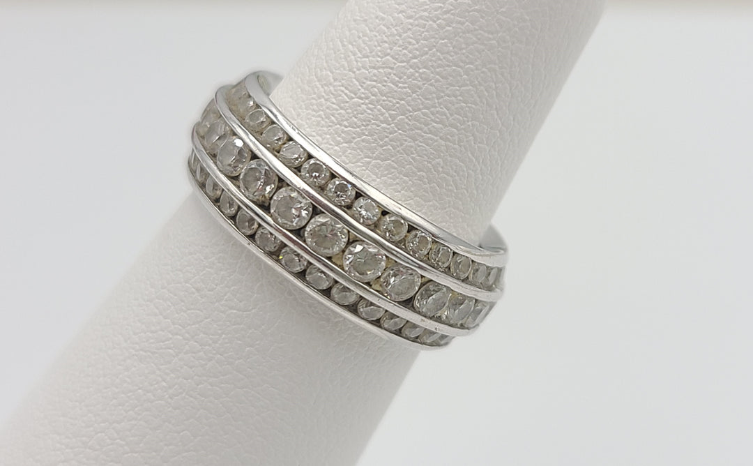 k945 Pretty 14kt White Gold Channel Set CZ Wedding Band