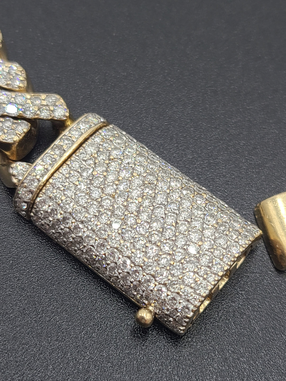 k758 Gorgeous Unisex 14kt Yellow Gold Diamond Curb Link Bracelet