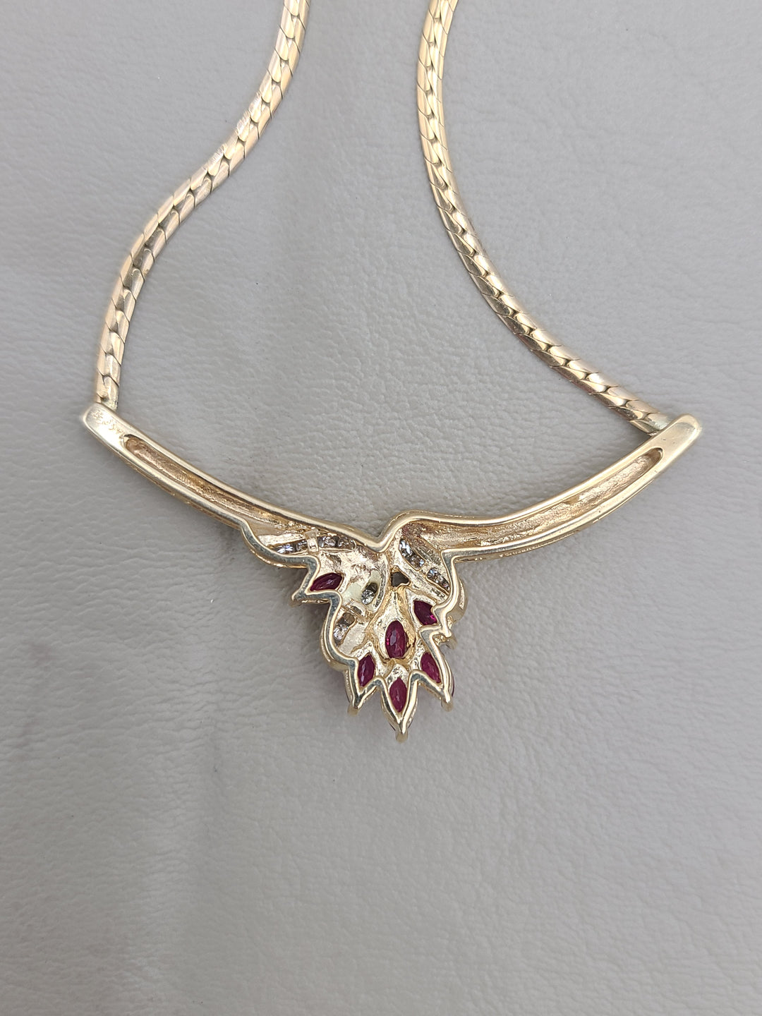 a1041 Elegant Vintage 14K Gold Rose Ruby Diamond 16" Snake Necklace
