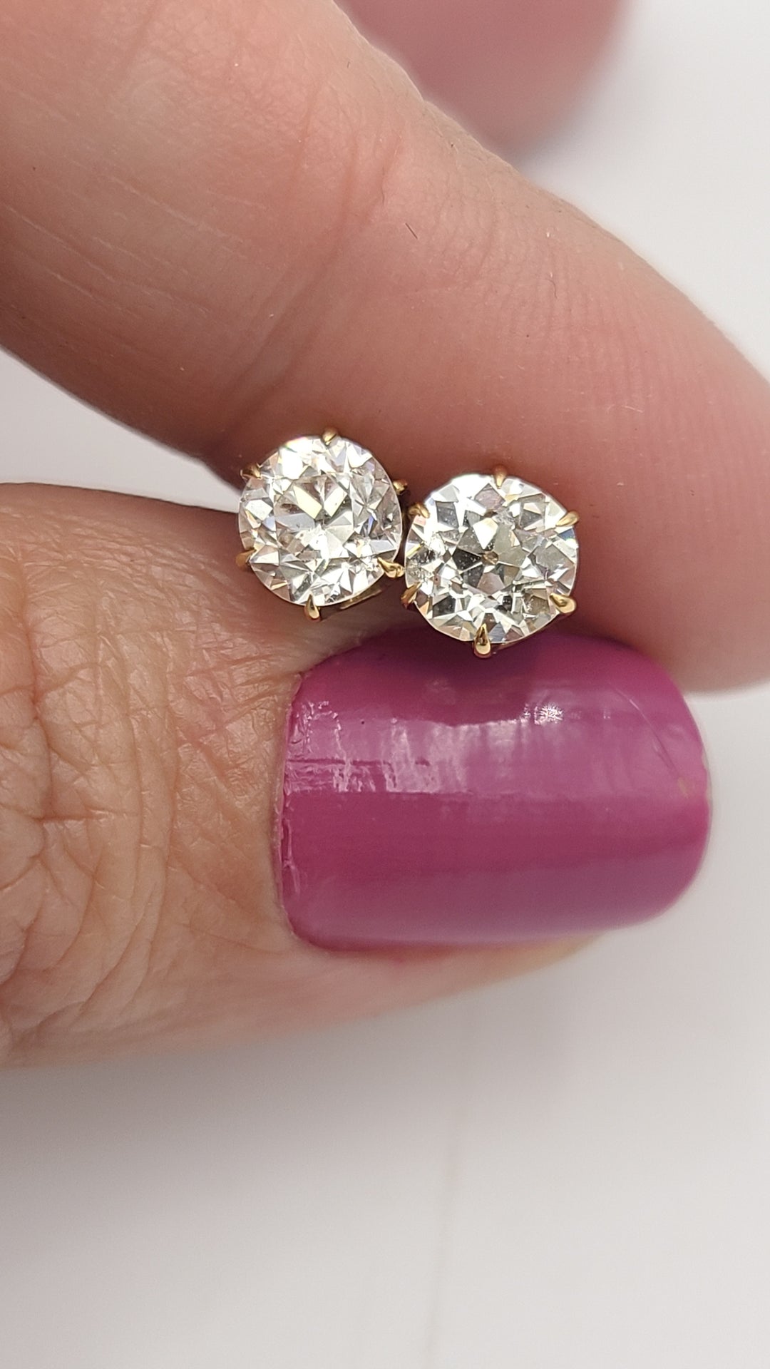 k983 Stunning Vintage 14kt Yellow Gold Diamond Stud Screwback Earrings