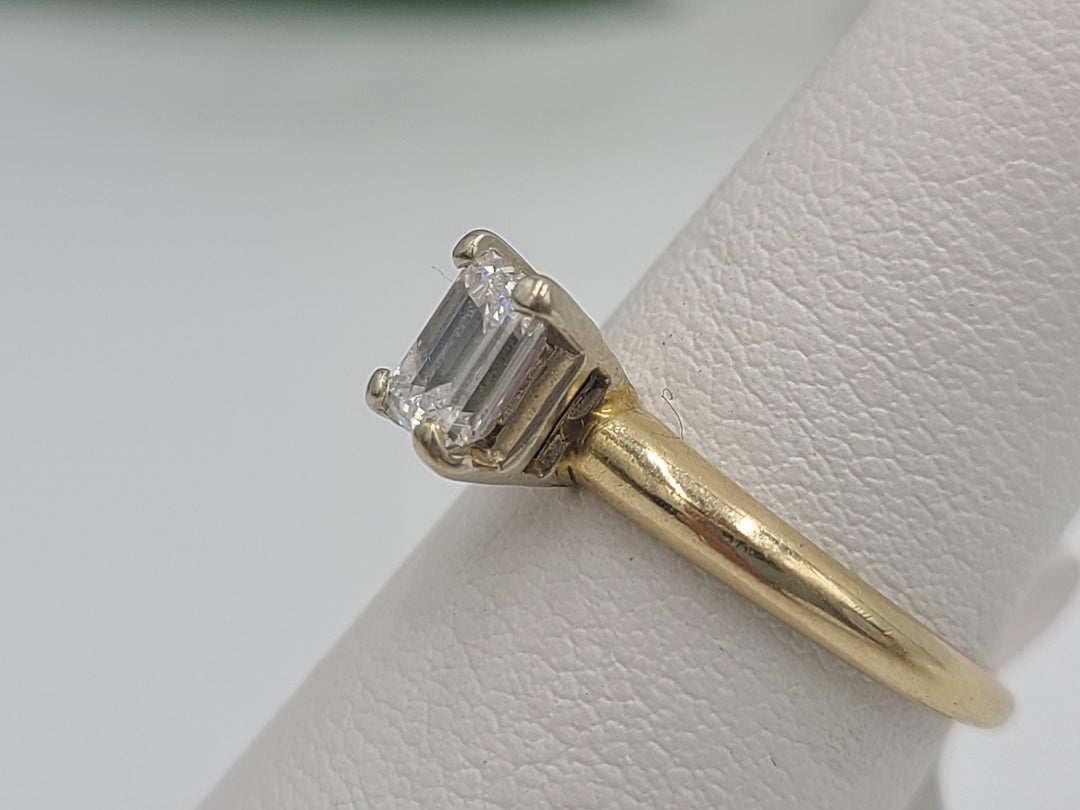 k777 Lovely 14kt Yellow Gold .50cts Emerald Cut Diamond Engagement Ring