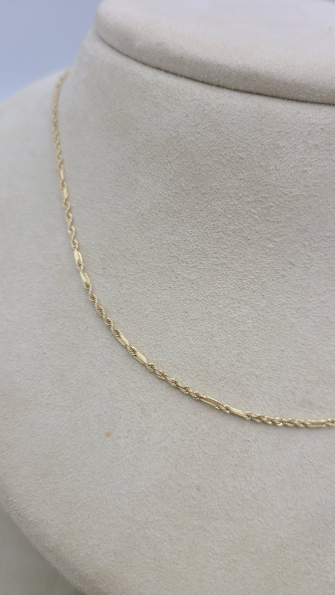 k957 Simple 14kt Yellow Gold 21" Figarope Link Necklace