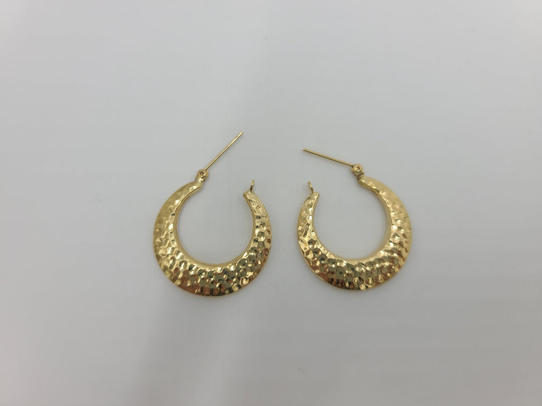 k762 Lovely Ladies 14kt Yellow Gold Hammered Hoop Earrings