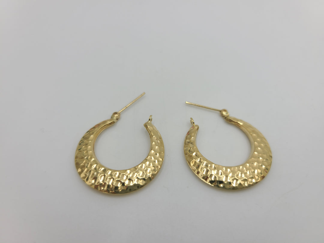 k762 Lovely Ladies 14kt Yellow Gold Hammered Hoop Earrings