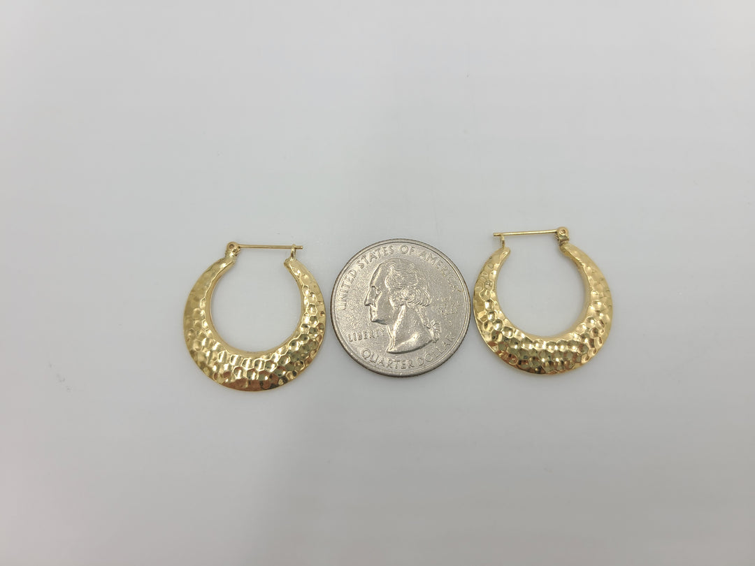 k762 Lovely Ladies 14kt Yellow Gold Hammered Hoop Earrings