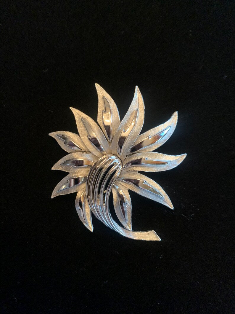 t574 Crown Trifari vintage signed and incredible shiny silver flower brooch with polished and textured silver