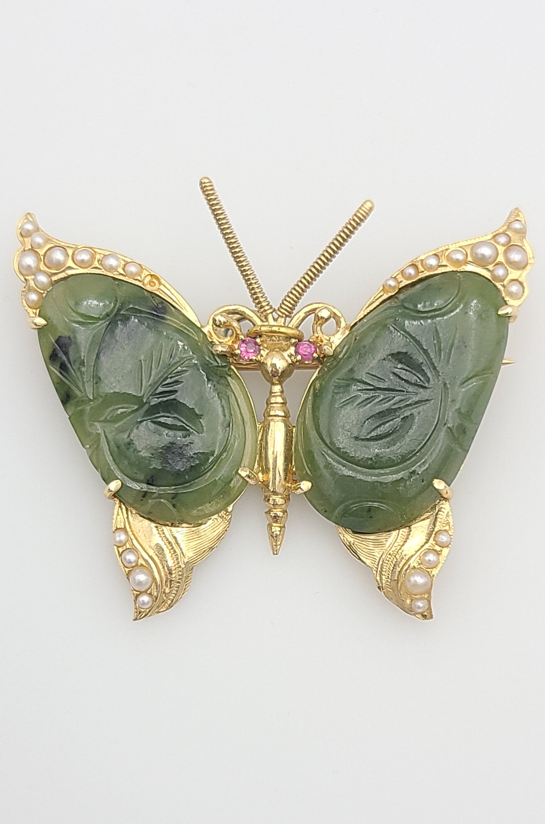 k942 Lovely Vintage 14kt Yellow Gold Nephrite Jade and Seed Pearl Butterfly Brooch Pendant