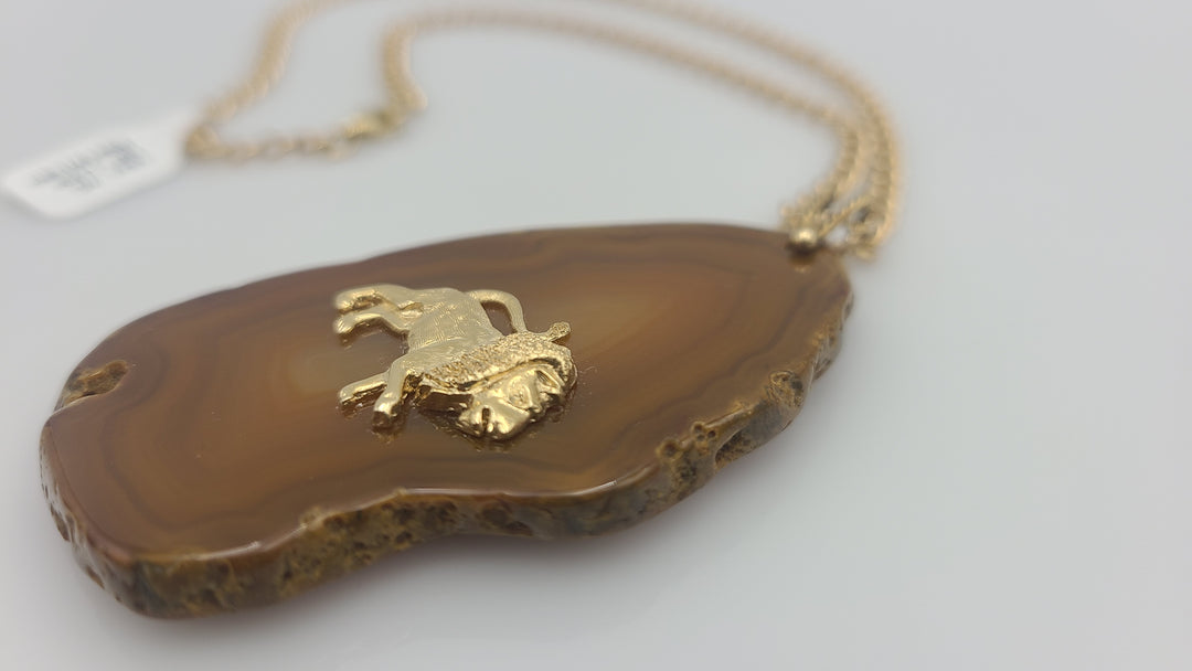 k952 Stunning Unisex 14kt Yellow Gold Leo Lion Agate Pendant on a 14kt Yellow Gold Chain