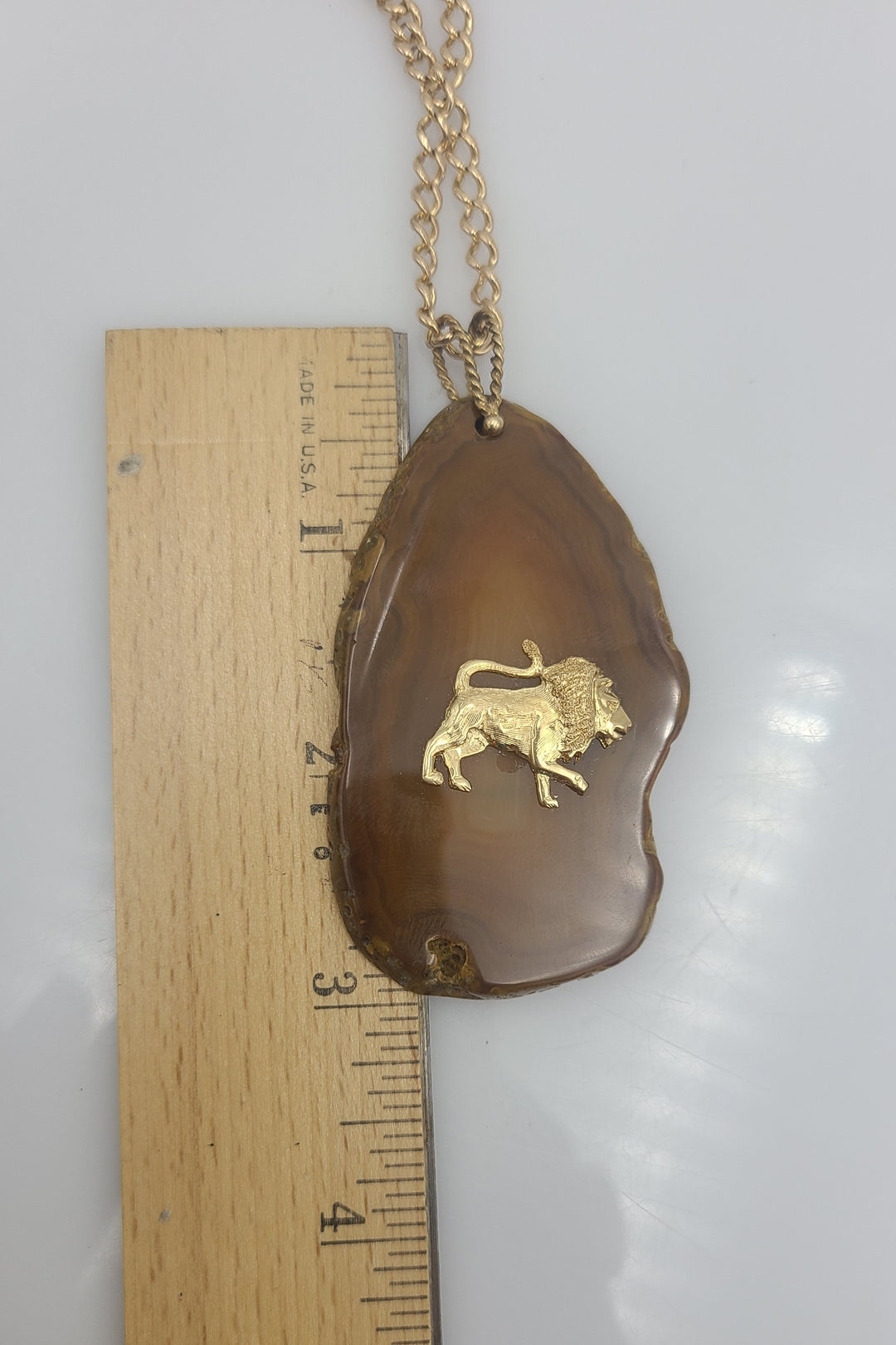 k952 Stunning Unisex 14kt Yellow Gold Leo Lion Agate Pendant on a 14kt Yellow Gold Chain