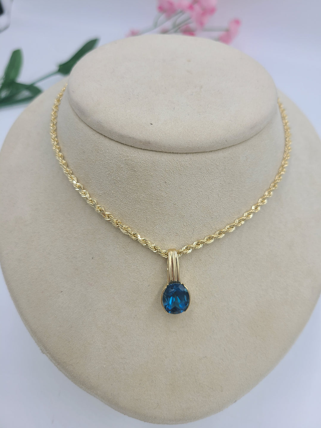 k719 Gorgeous Solid 20" Rope Chain with London Blue Topaz Pendant in 14kt Yellow Gold