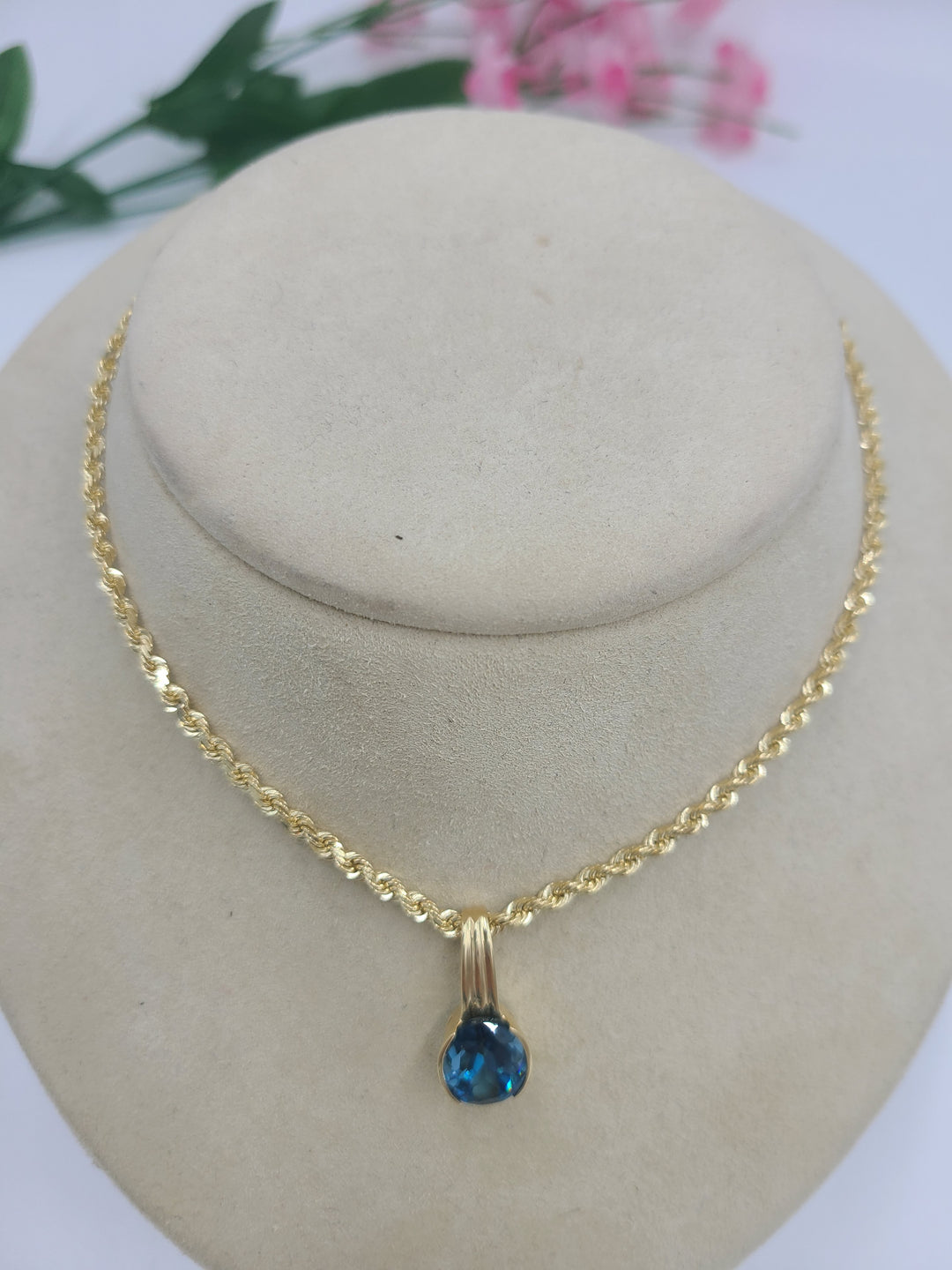 k719 Gorgeous Solid 20" Rope Chain with London Blue Topaz Pendant in 14kt Yellow Gold