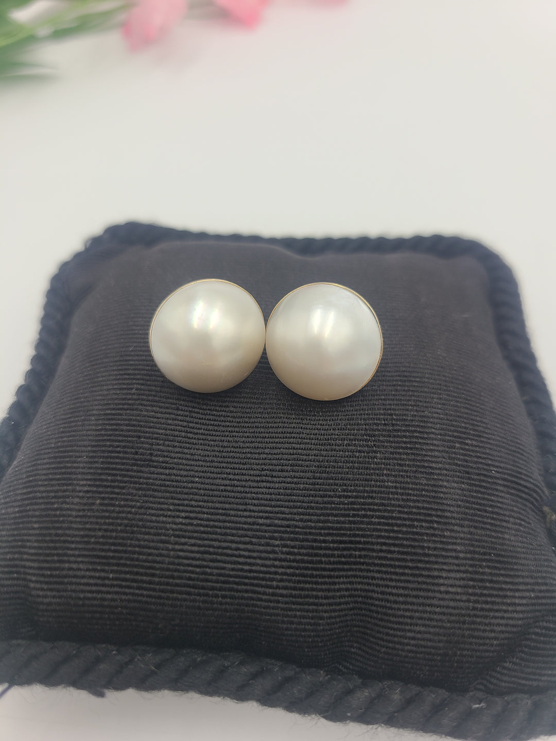 a1040 Vintage Beautiful Mabe Pearl Earrings set in 14k Yellow Gold