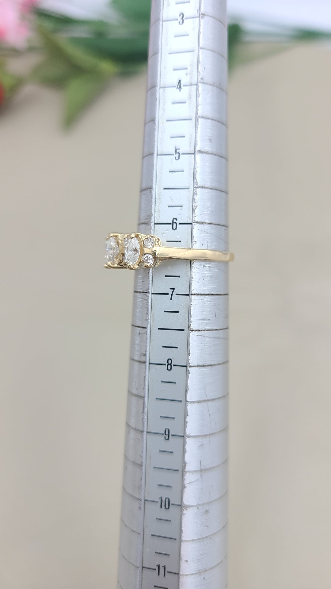 k938 Lovely Ladies 14kt Yellow Gold Marquise and Round Diamond Anniversary Ring