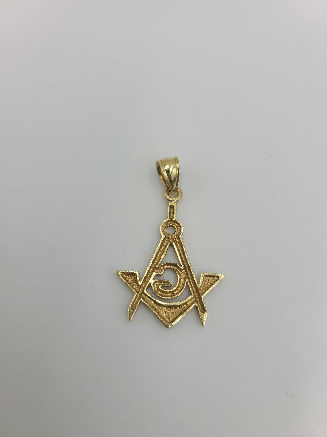 k727 Men's 14kt Yellow Gold Masonic Pendant