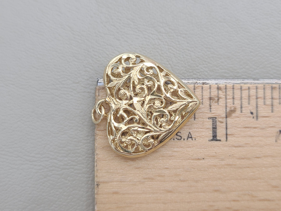 k865 Lovely Puffy Heart Pendant in 14kt Yellow Gold