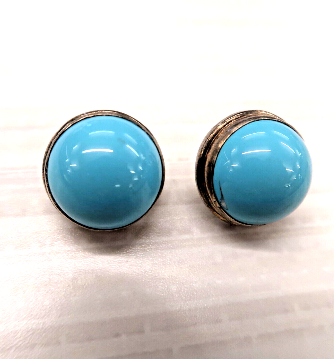 t613 Turquoise Colored Round Cabochon Sterling Silver Stud Chic Cocktail Earrings