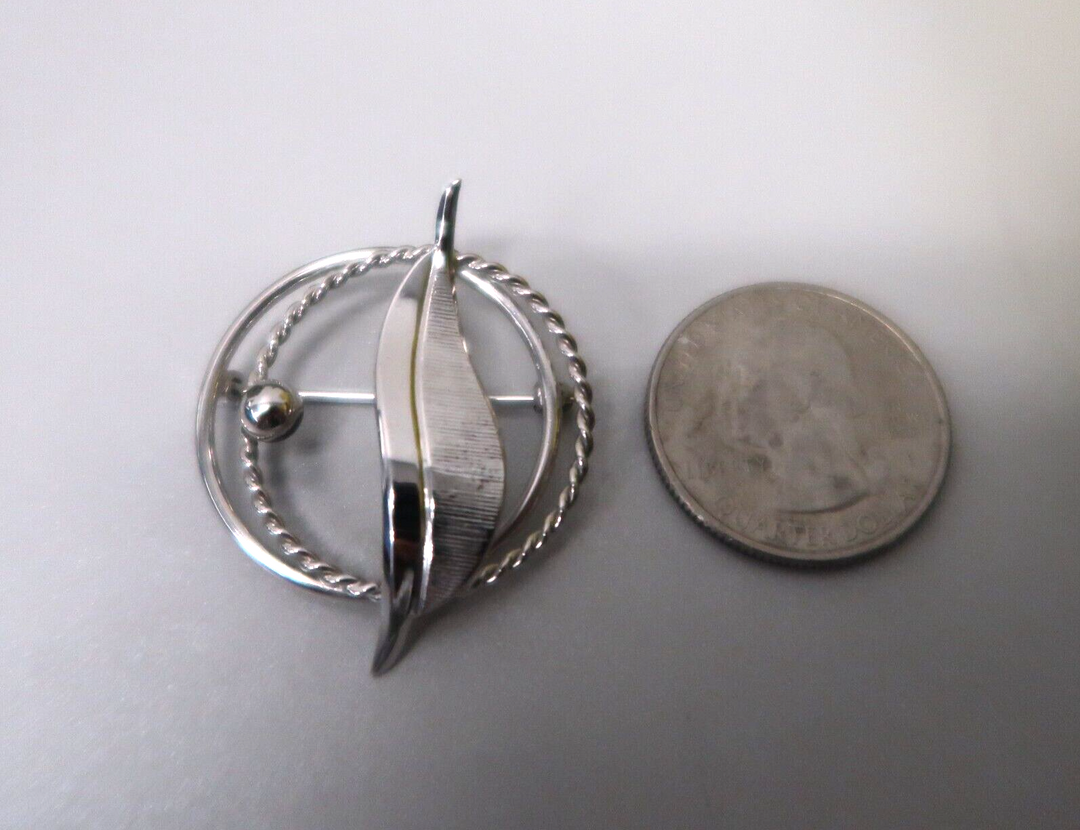 t575 Vintage Sterling Silver Double Circle Brooch