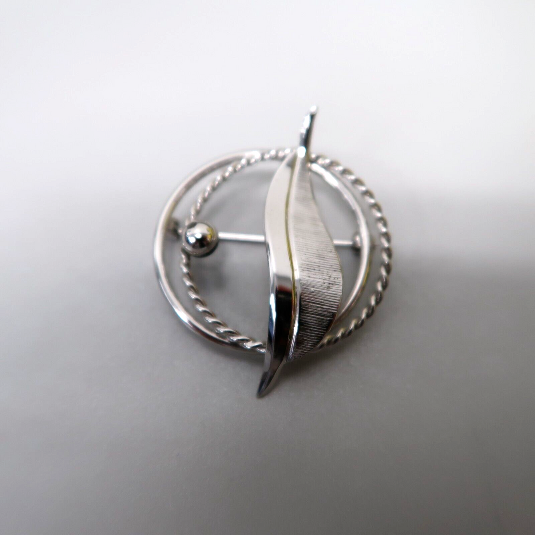 t575 Vintage Sterling Silver Double Circle Brooch