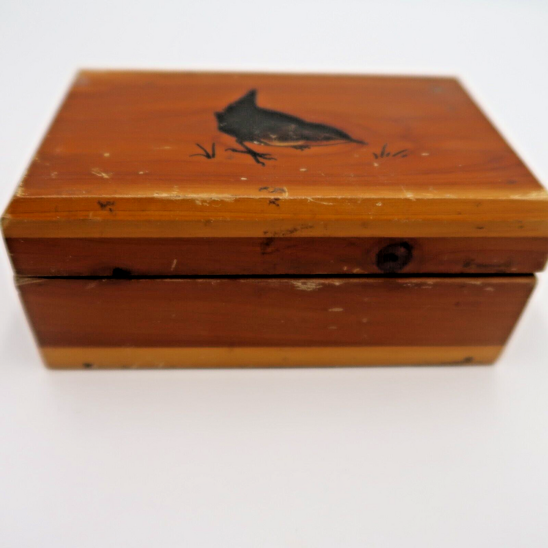 t561 Wood Keepsake Box with Hand-painted Bird Storage Box