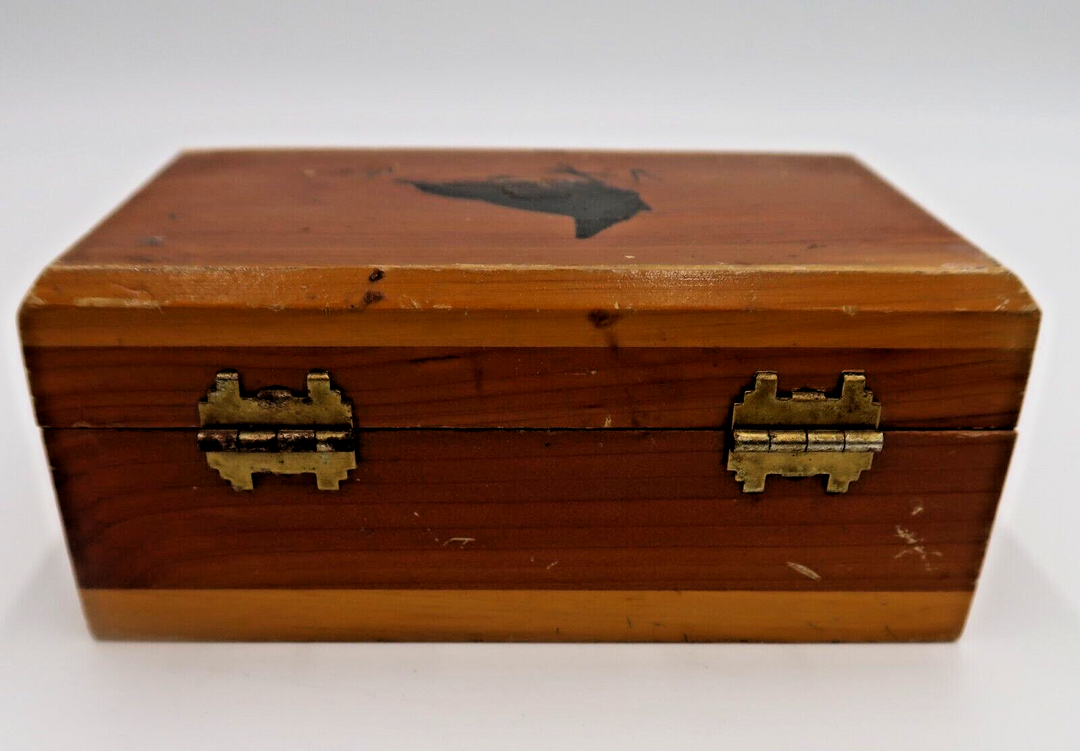 t561 Wood Keepsake Box with Hand-painted Bird Storage Box