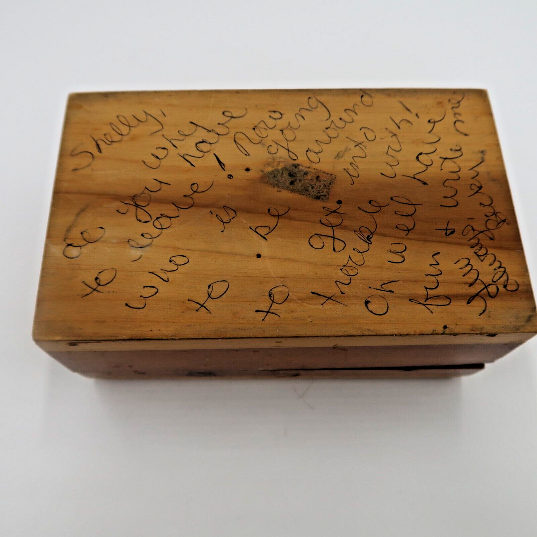 t561 Wood Keepsake Box with Hand-painted Bird Storage Box